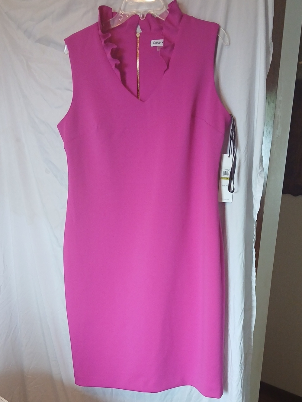 NWT Calvin Klein Bright Fuchsia Ruffle V‑Neck Summer Dress